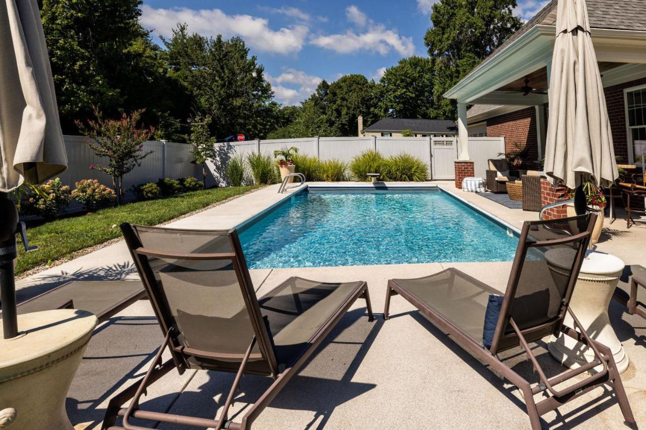 Holiday home Beautiful 4 Bedroom 4.5 Bath, Executive W In Ground Pool & Handicap Accessible! *