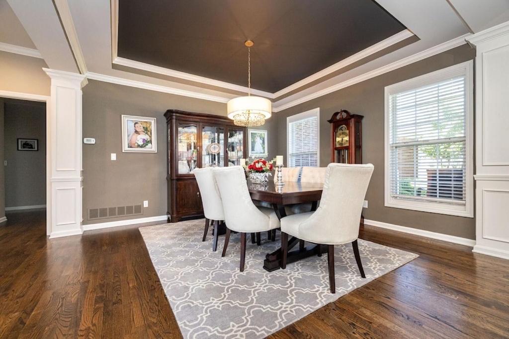 Beautiful 4 Bedroom 4.5 Bath, Executive W In Ground Pool & Handicap Accessible! *